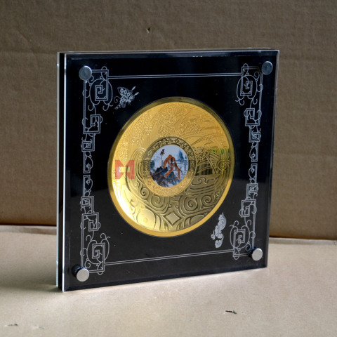 江蘇宿遷企業(yè)純金紀(jì)念盤擺件定制