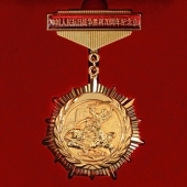 中國(guó)人民抗日戰(zhàn)爭(zhēng)勝利70周年紀(jì)念章定制定做制作生產(chǎn)制造廠家